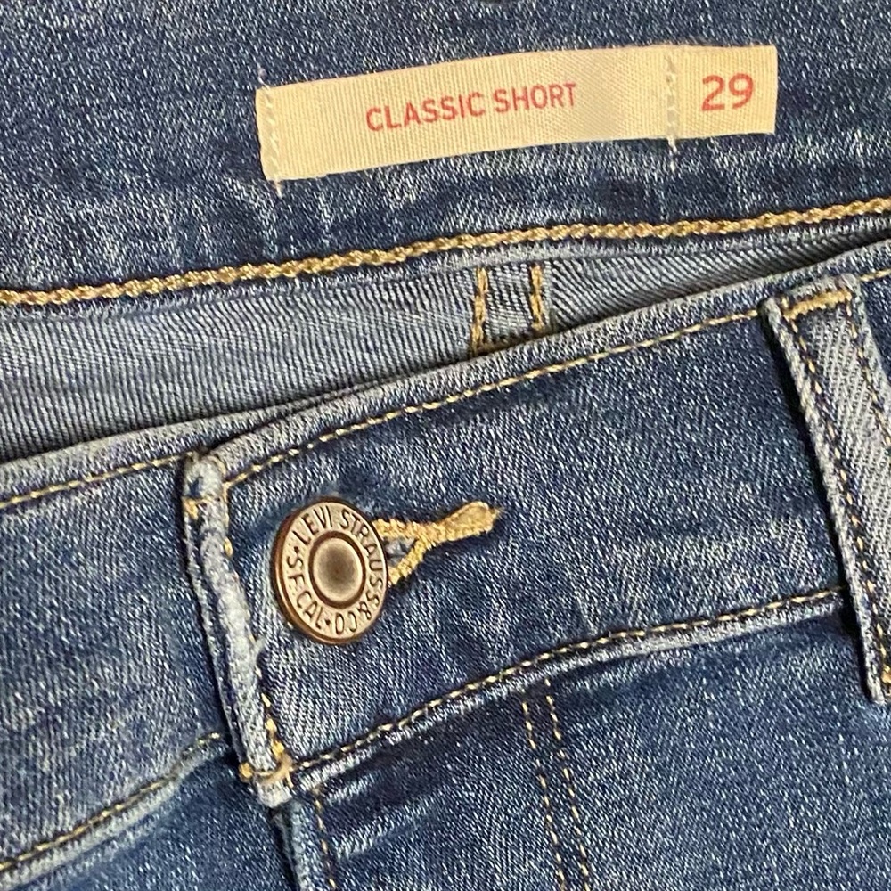 Levi's Classic Blue Denim Shorts - Picture 3 of 5